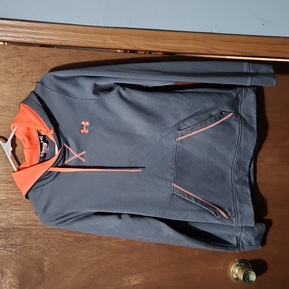 Womens small gray under armour hoodie
